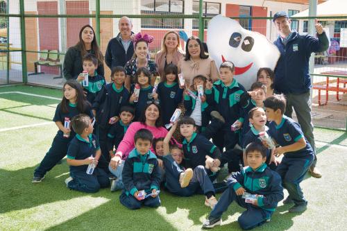 Salud dental en la Escuela Claudio Vicuña: un proyecto innovador para los niños de Bucalemu
