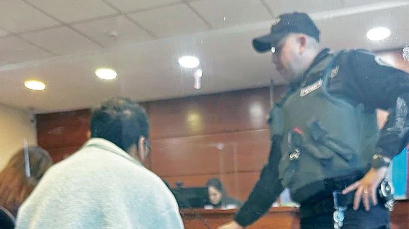 Profesor de San Antonio detenido por enviar contenido sexual a alumna
