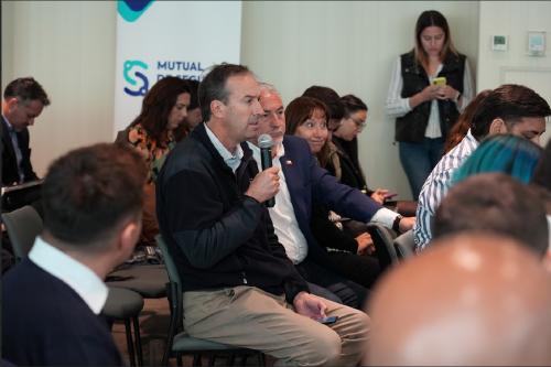 Gobernador Mundaca logra acuerdo transversal con alcaldes y parlamentarios