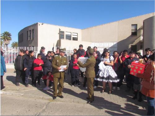 Escuelas Especiales de San Antonio celebran 99 aniversario de Carabineros