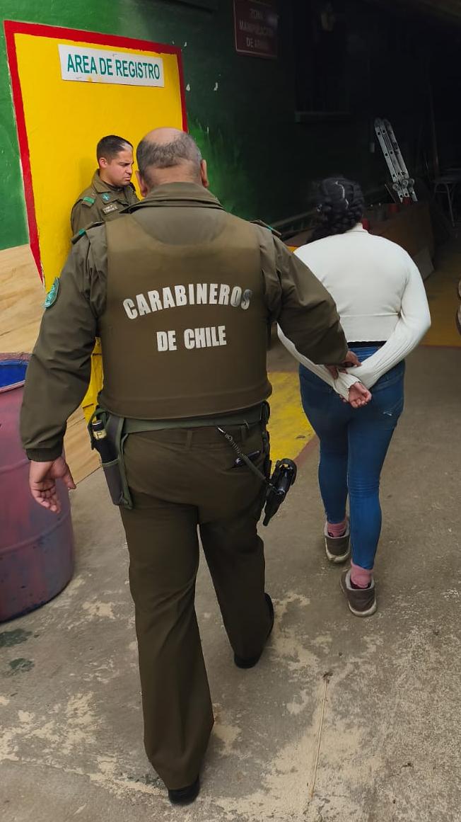 Pareja detenida por robo en vehículo en Cartagena