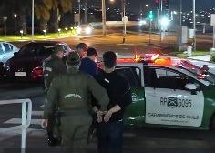 Tres personas fueron detenidas tras persecución policial en Santo Domingo