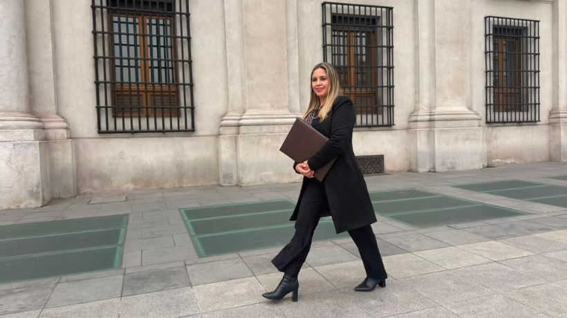 Alcaldesa de Cartagena abordó seguridad en La Moneda y solicitó recursos para funciones municipales